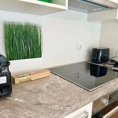 Rooftop Apartment With Balcony & Free Parking Wenen Buitenkant foto