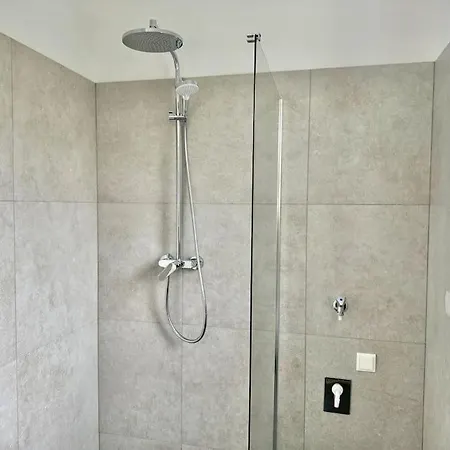 Rooftop Apartment With Balcony & Free Parking Wenen Buitenkant foto